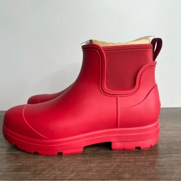 Ugg Droplet Waterproof Samba Red Women's Boot Size 9 #B1587