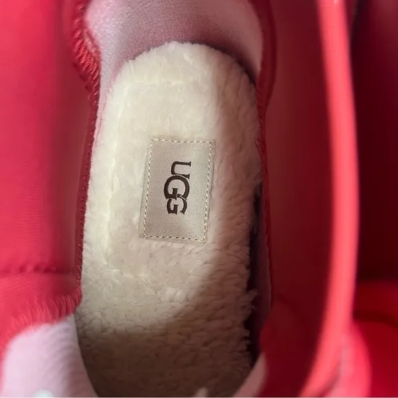 Ugg Droplet Waterproof Samba Red Women's Boot Size 9 #B1587