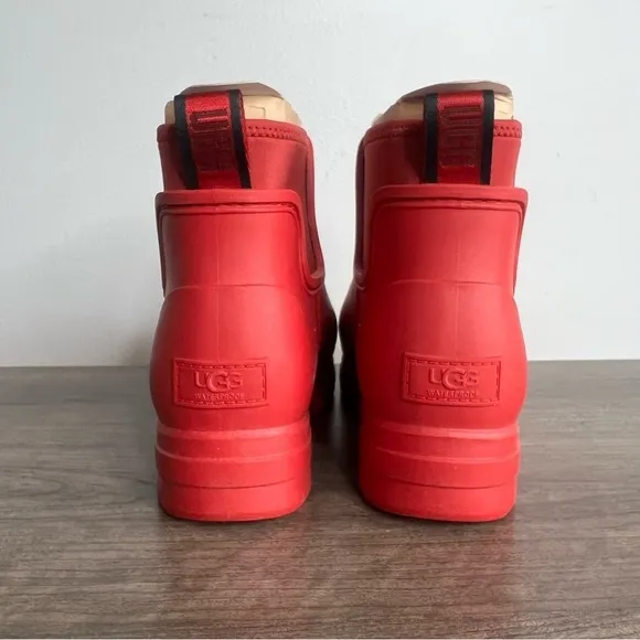 Ugg Droplet Waterproof Samba Red Women's Boot Size 9 #B1587
