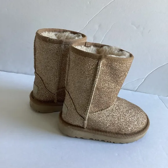UGG Kids Classic Short II Glitter Boots Size 7 Gold