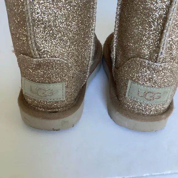 UGG Kids Classic Short II Glitter Boots Size 7 Gold