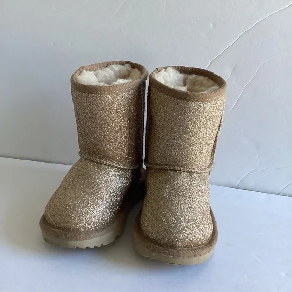 UGG Kids Classic Short II Glitter Boots Size 7 Gold