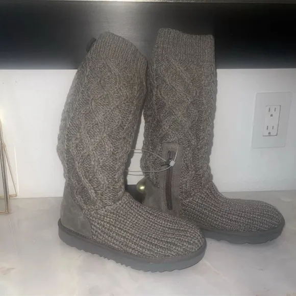 UGG Kids Girls Classic Cabled Knit Grey Sweater Boots Tall/Short Youth 3