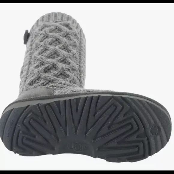 UGG Kids Girls Classic Cabled Knit Grey Sweater Boots Tall/Short Youth 3
