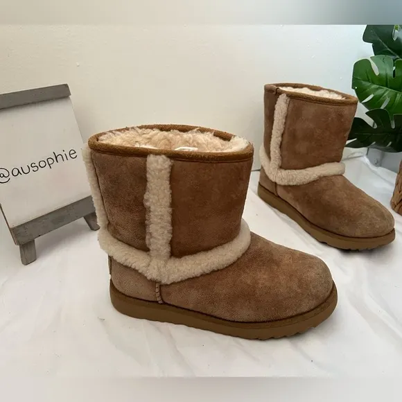 Ugg Kids Hadley II Suede Wool lined Waterproof Short Boots in Chestnut Size 2
