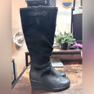 UGG Lesley Tall Leather Wedge Boots. Black Size 6
