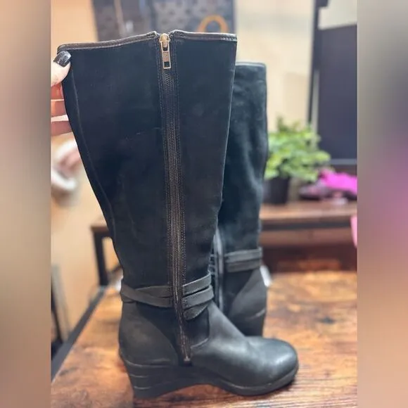 UGG Lesley Tall Leather Wedge Boots. Black Size 6