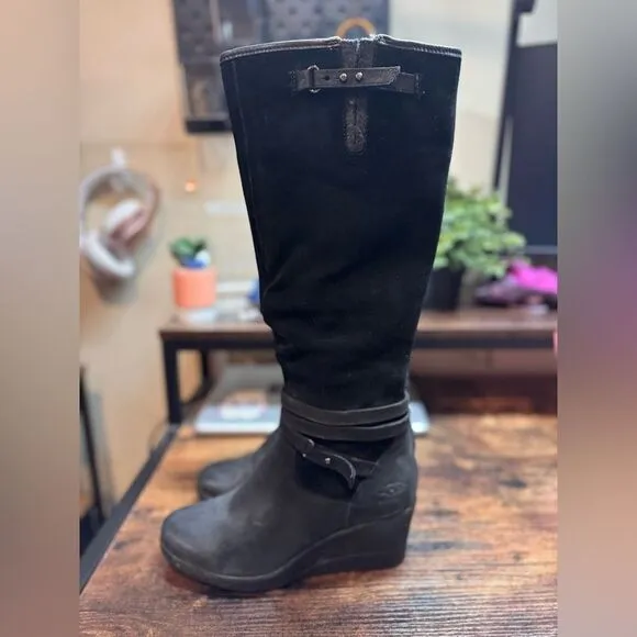 UGG Lesley Tall Leather Wedge Boots. Black Size 6