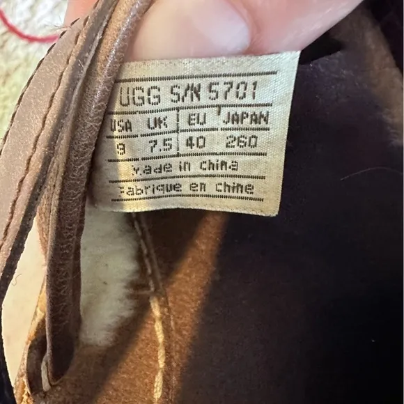 UGG Matala 5701 Women Sandals Leather Flip Flop size 9