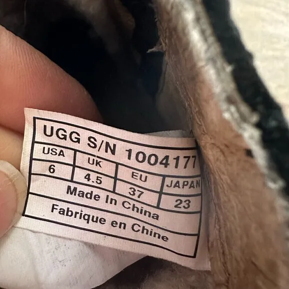 Ugg Neevah Short Boots Women's Black Round Toe Size 6