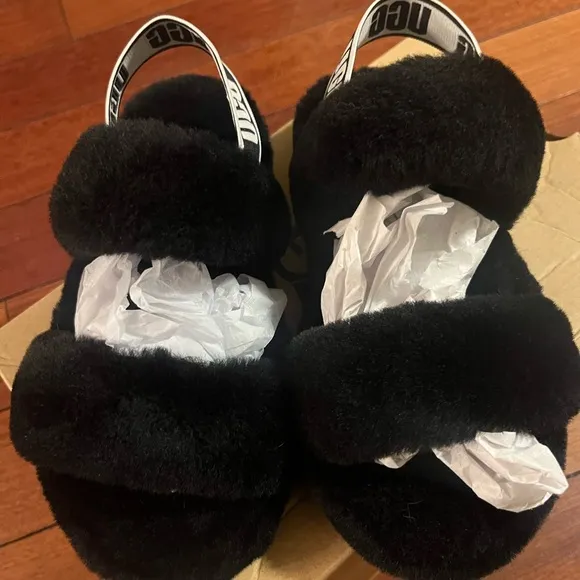 UGG Ok Yeah Black Fluffy Sandals