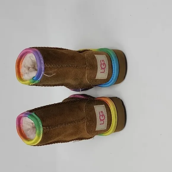 UGG Rainbow Infant Chesnut Short Boots Size 7