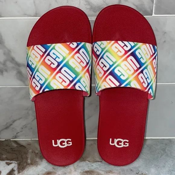 UGG Rainbow Logo BEACH SLIDES - Little Kids Size 2 Sandals NEW IN BOX