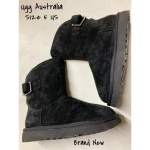 UGG Remora Buckle Crystal Bling Black Suede Fur Short Boots Size 5 US Women New