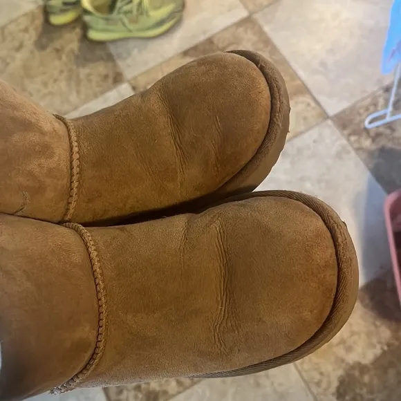 Ugg short bow boot