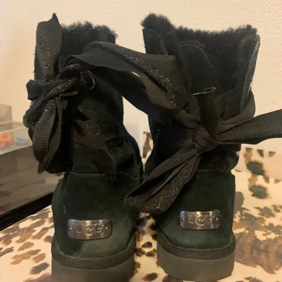 UGG Size 8 Black Customizable Bailey Bow Short Boots