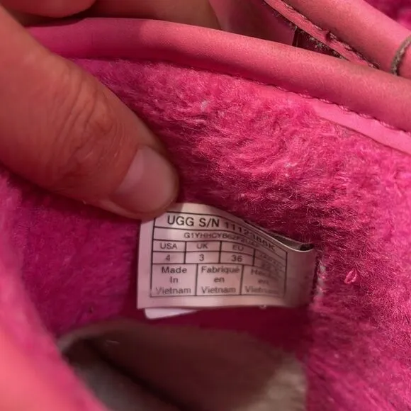 Ugg woman’s hot pink short boots
