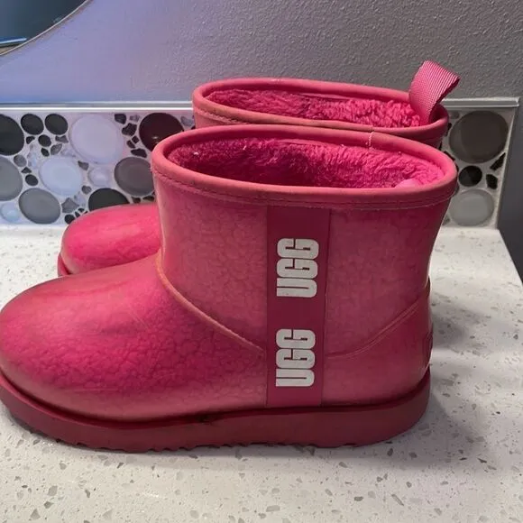 Ugg woman’s hot pink short boots