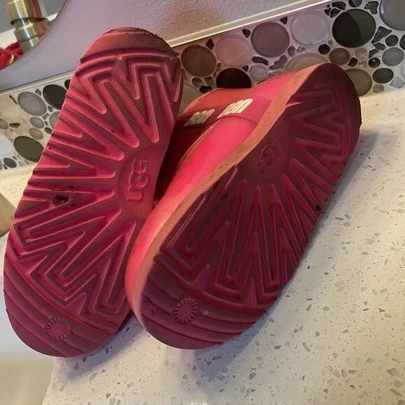 Ugg woman’s hot pink short boots
