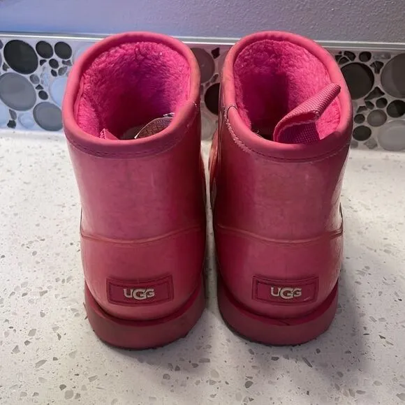 Ugg woman’s hot pink short boots