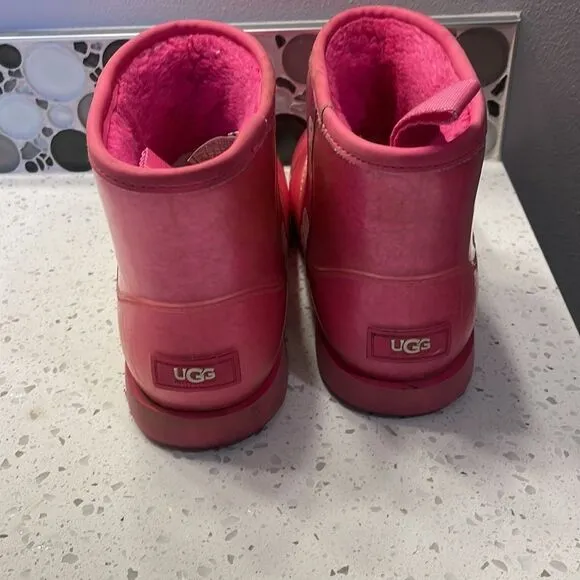 Ugg woman’s hot pink short boots