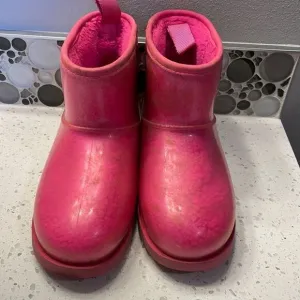 Ugg woman’s hot pink short boots