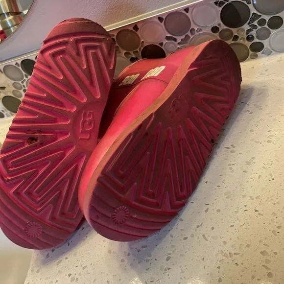 Ugg woman’s hot pink short boots