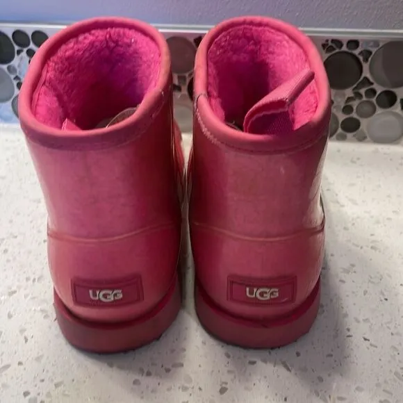 Ugg woman’s hot pink short boots