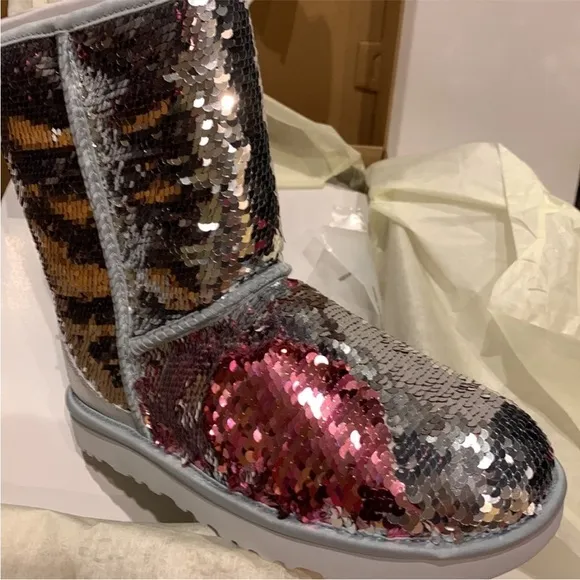 UGG Women Classic Short Sequin Sparkle Boots Silver Pink Reversible Size 6 7 8 9