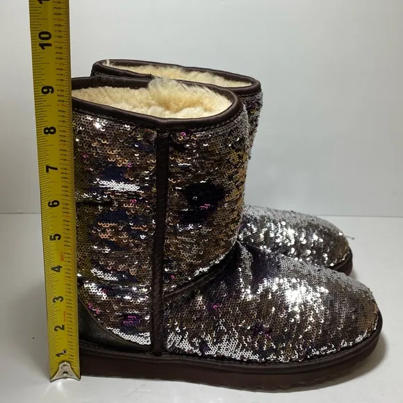 UGG Women Classic Short Sequin Sparkle Boots Silver Pink Reversible Size 7