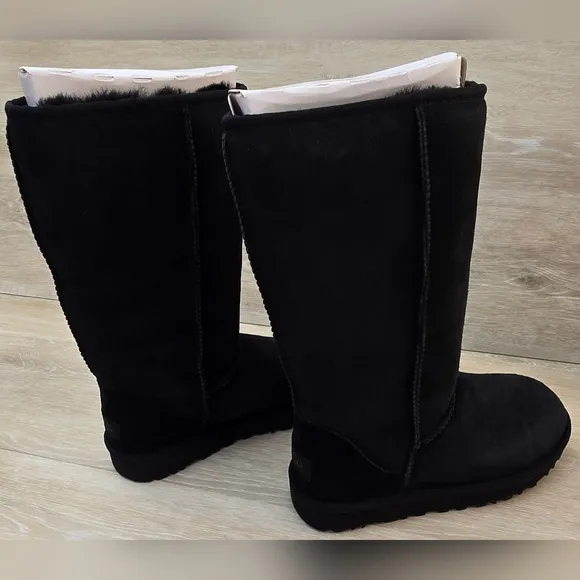 UGG Women's 7 Classic Tall II Boots Black 1016224 $200 New In Box