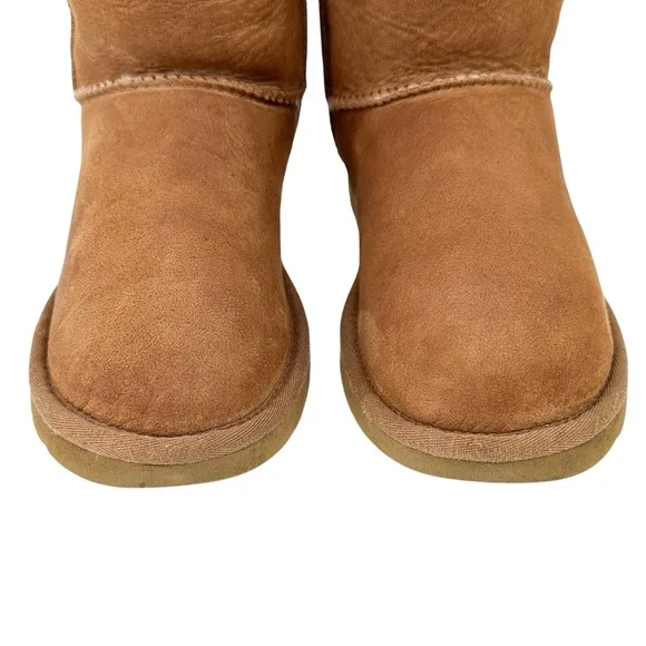 UGG Women's Classic Short II Boots - Chestnut Brown sz 7