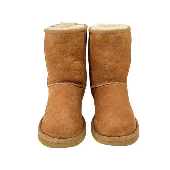 UGG Women's Classic Short II Boots - Chestnut Brown sz 7