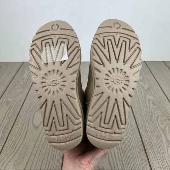 UGG Women's Classic Short II Boots US7 Mustard Seed $180 *UGG EXCLUSIVE COLOR*