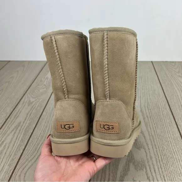 UGG Women's Classic Short II Boots US7 Mustard Seed $180 *UGG EXCLUSIVE COLOR*