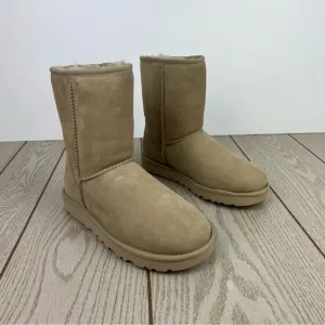 UGG Women's Classic Short II Boots US7 Mustard Seed $180 *UGG EXCLUSIVE COLOR*