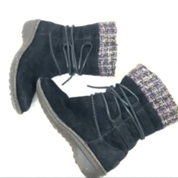 UGG Women’s leather tall boots size 6