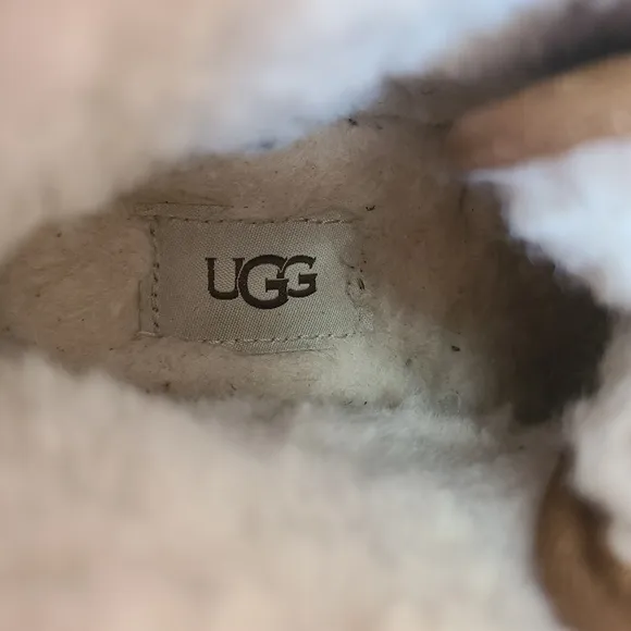 UGG Women's Nuemel Chukka Style Brown Lace Up Boots Size 6