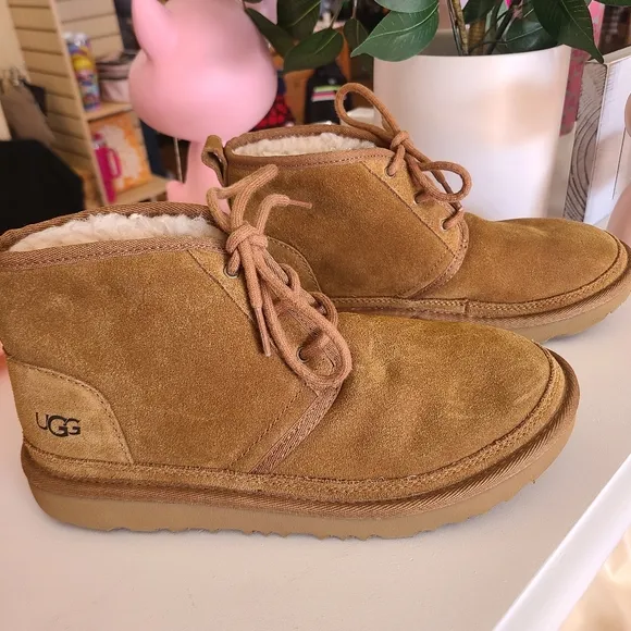UGG Women's Nuemel Chukka Style Brown Lace Up Boots Size 6