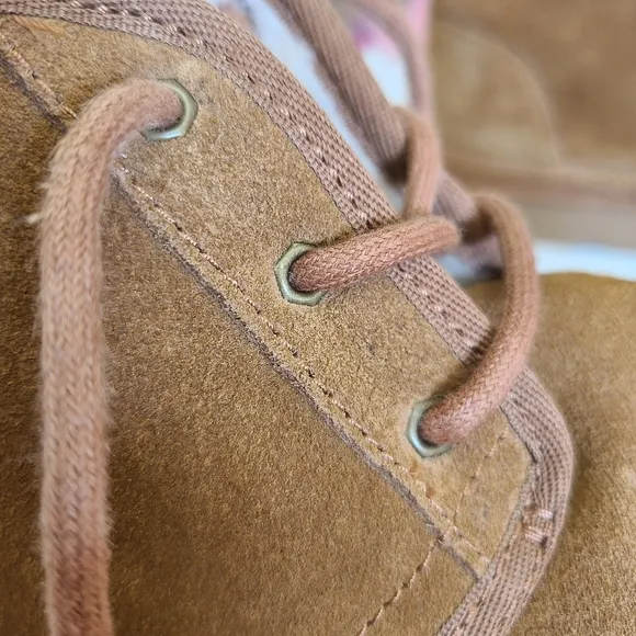 UGG Women's Nuemel Chukka Style Brown Lace Up Boots Size 6