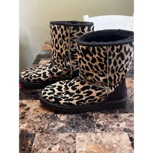 UGG Womens Size 10 Exotic Cheetah Pony Hair Short Boots SN 1002790