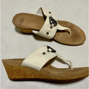 UGG Women's Sz 9 M 40 White Wedge Sandals