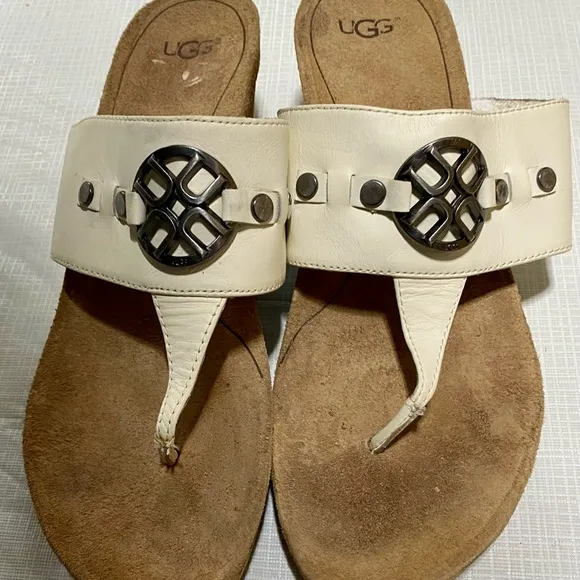 UGG Women's Sz 9 M 40 White Wedge Sandals