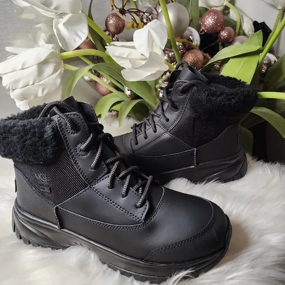 Ugg Yose Fluff V2 Women shoes new