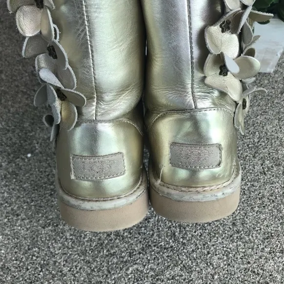 Ugg’s Girls Gold Short boots size 3
