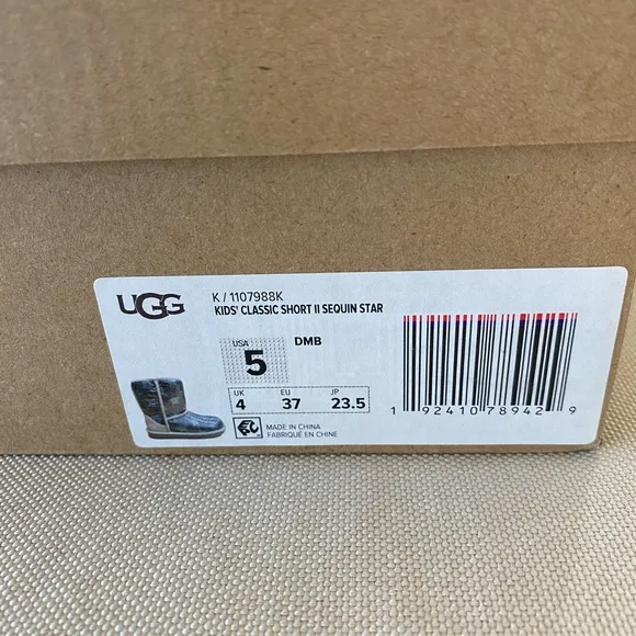 Uggs, Kids Classic Short, Sequin Star, size 5