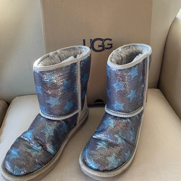 Uggs, Kids Classic Short, Sequin Star, size 5