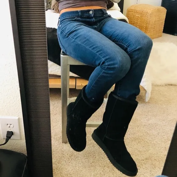 UGGS KOOLA Tall Boots - Classic UGGS! EUC 🌟
