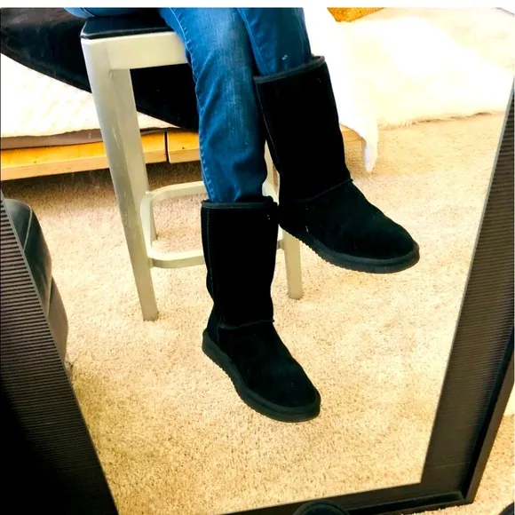 UGGS KOOLA Tall Boots - Classic UGGS! EUC 🌟