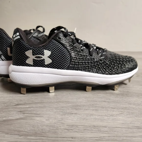 Under Armour Black Cleats Shoes Size 9 Athletic Breathable Softball Sports